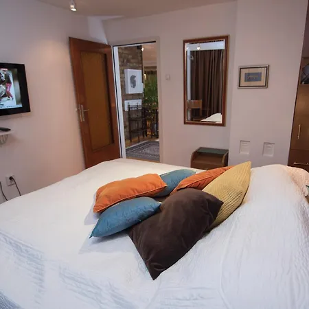 Guest house Halvat Guesthouse