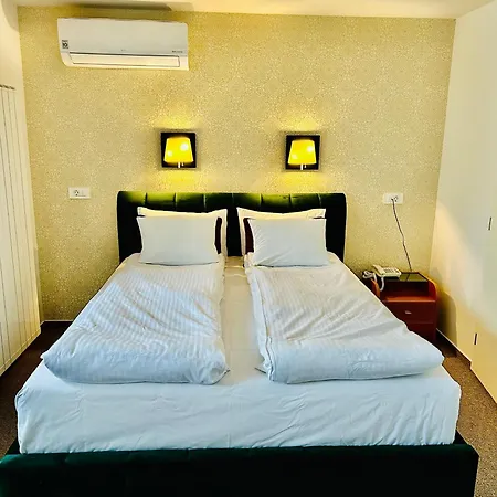 Halvat 4* SJJ