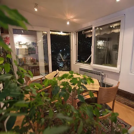 Halvat Guesthouse 4*