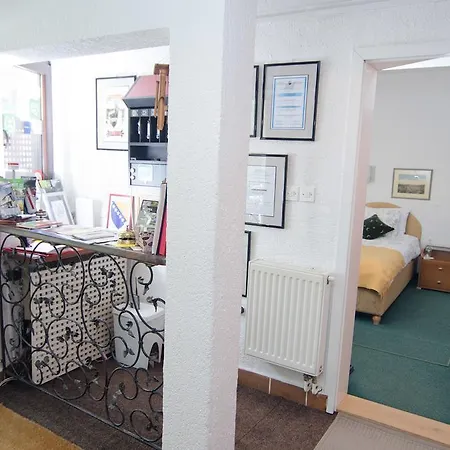 Halvat Guesthouse 4*