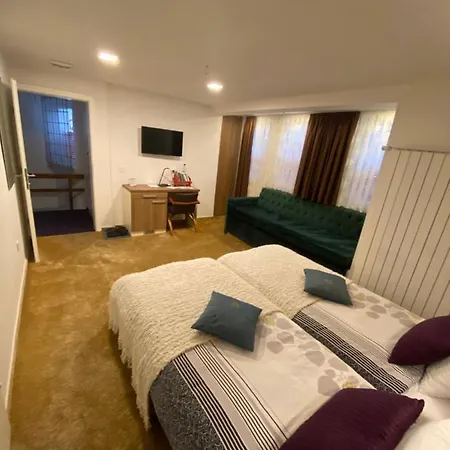 Guest house Halvat Guesthouse