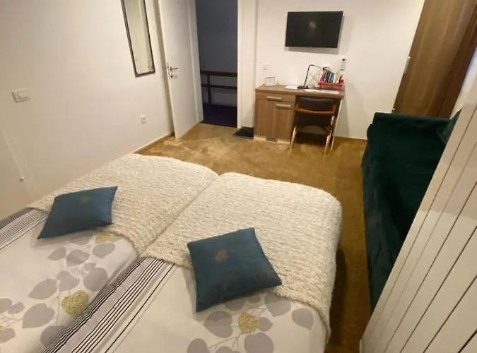 Halvat ゲストハウス 4*